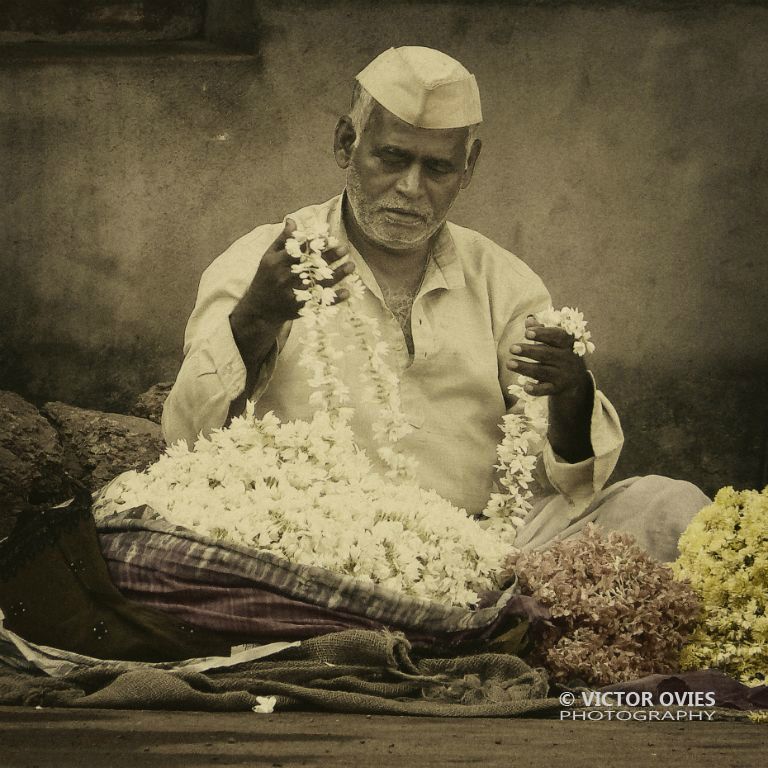 Gokarna village - Flowers for offferings at the market